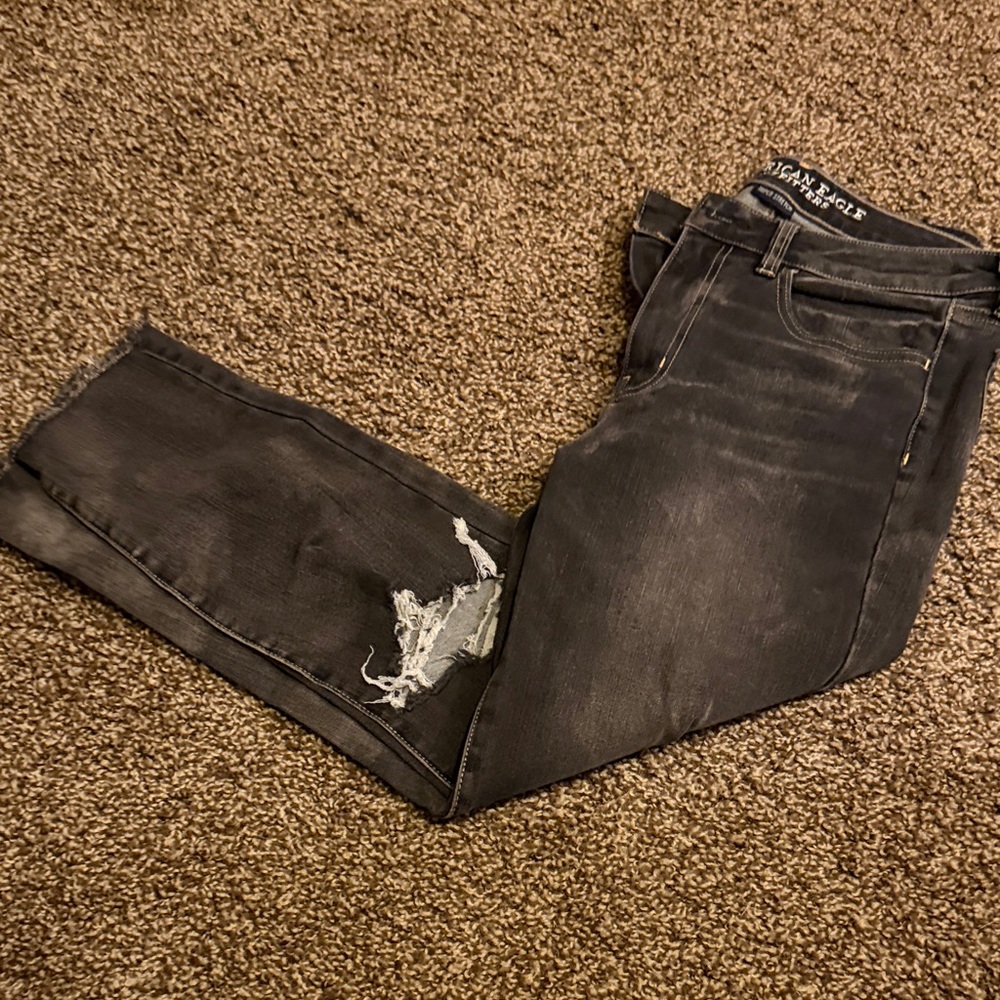 Women’s distressed Black Jeans